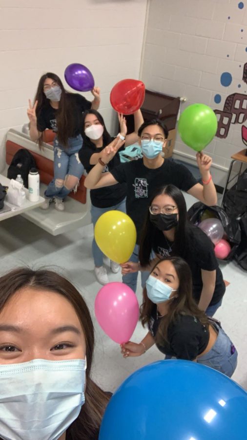 STUCO Officers (from closest to furthest from the camera): Vivian Le, Tiffany Huynh, Daniella Do, Tony Nguyen, Chelsea Phan, and Jacqueline Tran came to the cafeteria during first period to blow up balloons in preparation of their Rush Meeting.