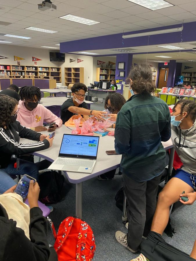 In It to Win it 
Kerr Book Club plays a Kahoot on the book theyre reading to win goodie bags. In the end, everyone got goodie bags! Keyana Holton says, ..it was supposed to be whoever wins gets a bag of candy, but we just gave everyone candy. 