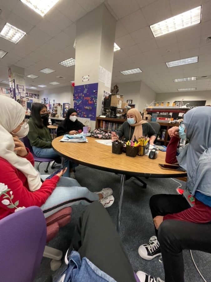 Hibah Khan, president of MSA holding a ladies meeting to discuss henna sales
