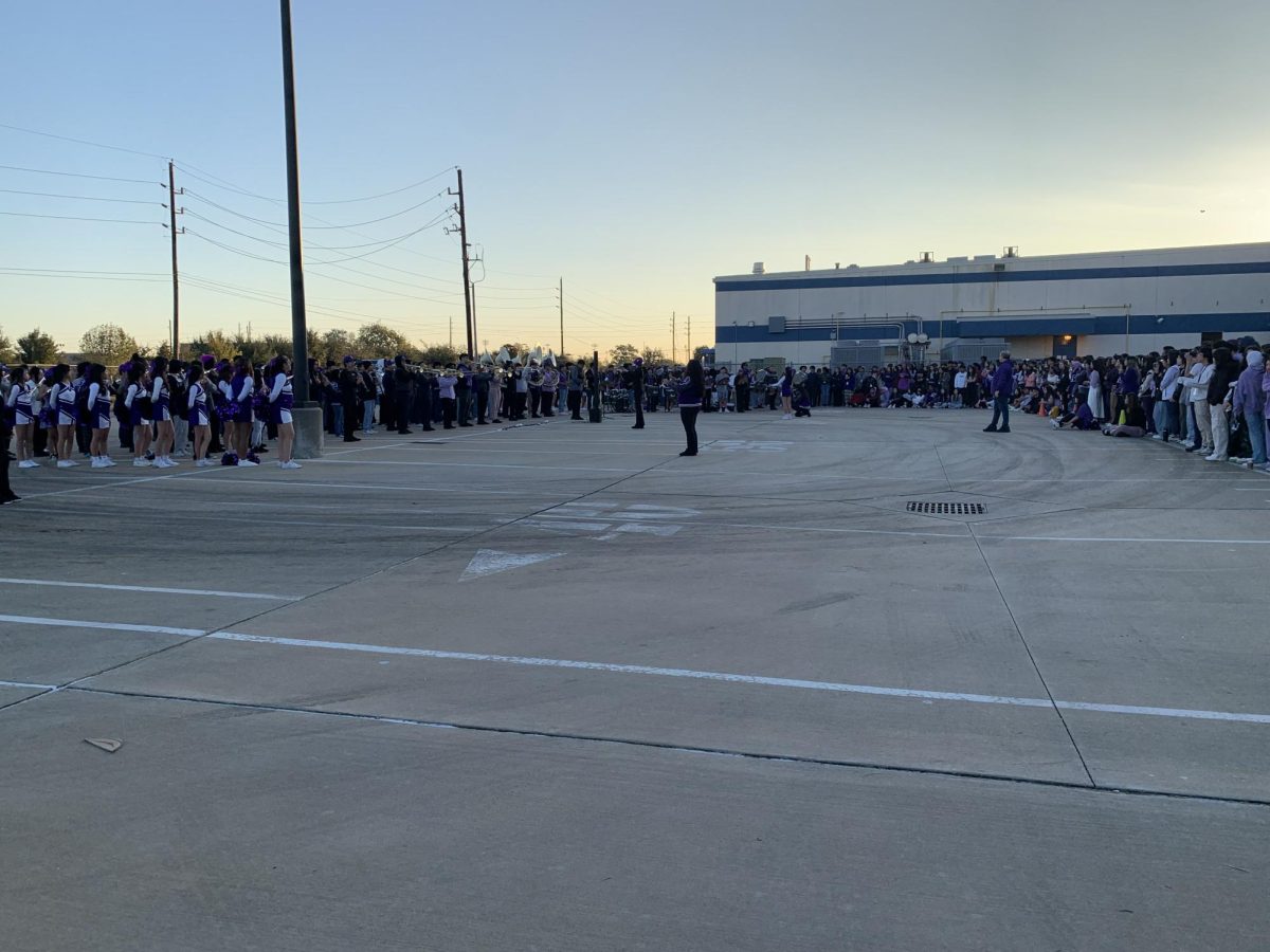 Cheering Crowds!
Students are seen gathering outside the band parking lot for the pep rally! To get into school spirit, they cheered on the amazing performers and watched! Cheers filled the crowd as you heard Go tigers!
