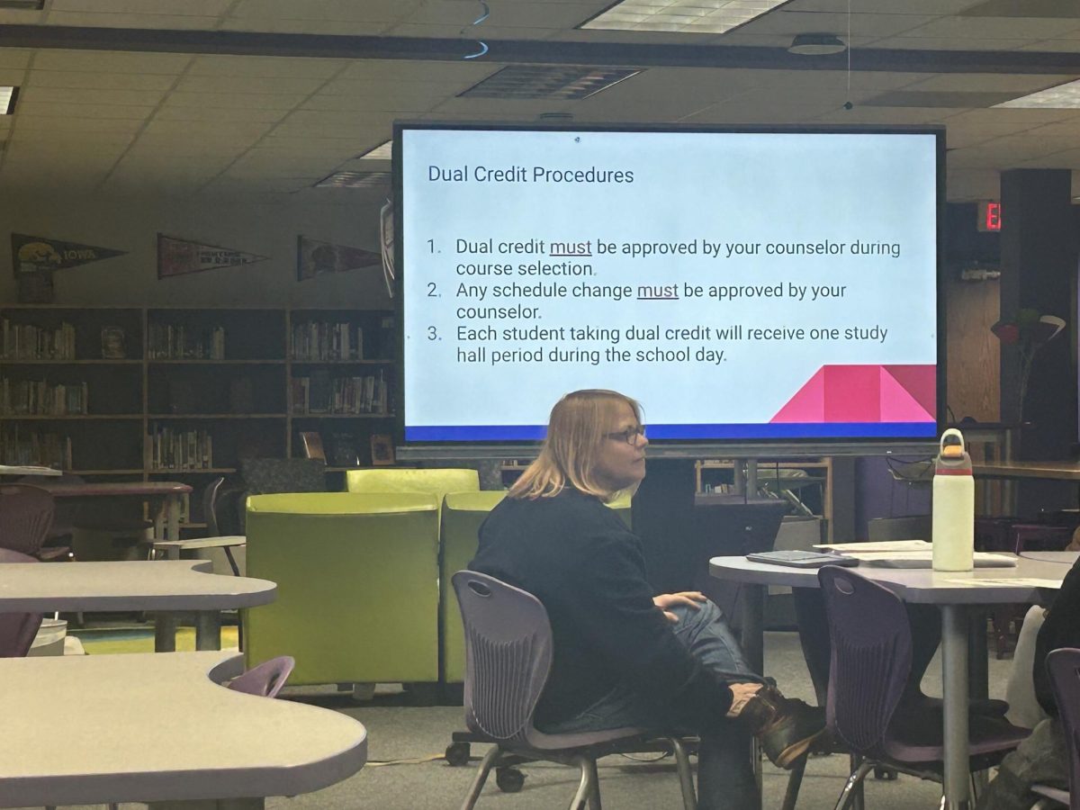 Dual Credit 101: Paula Murray introduces essential information to juniors. She explained how to enroll in dual credit courses, emphasizing the importance of staying organized. "If you ever need assistance, don't hesitate to stop by my desk," Murray said.