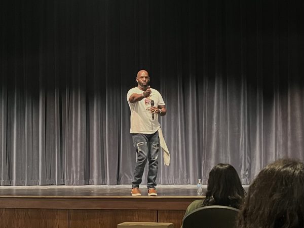 Strength in Struggles: Motivational speaker Tory Gant speaks on stage. He presented making healthy life choices. "Make choices you want to look like," Grant said. 