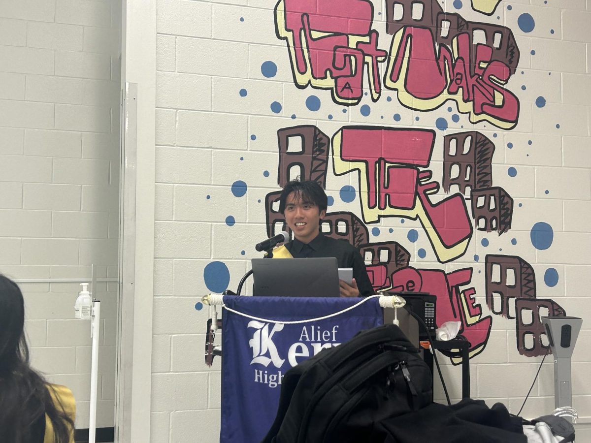 The Finale! Key Club President Taylor Nguyen took the stage to recognize the outstanding senior members who dedicated 100 hours of service to earn their graduation cords and certificates. This year, thirteen seniors achieved this impressive milestone. “Congratulations to all seniors!” Nguyen said.